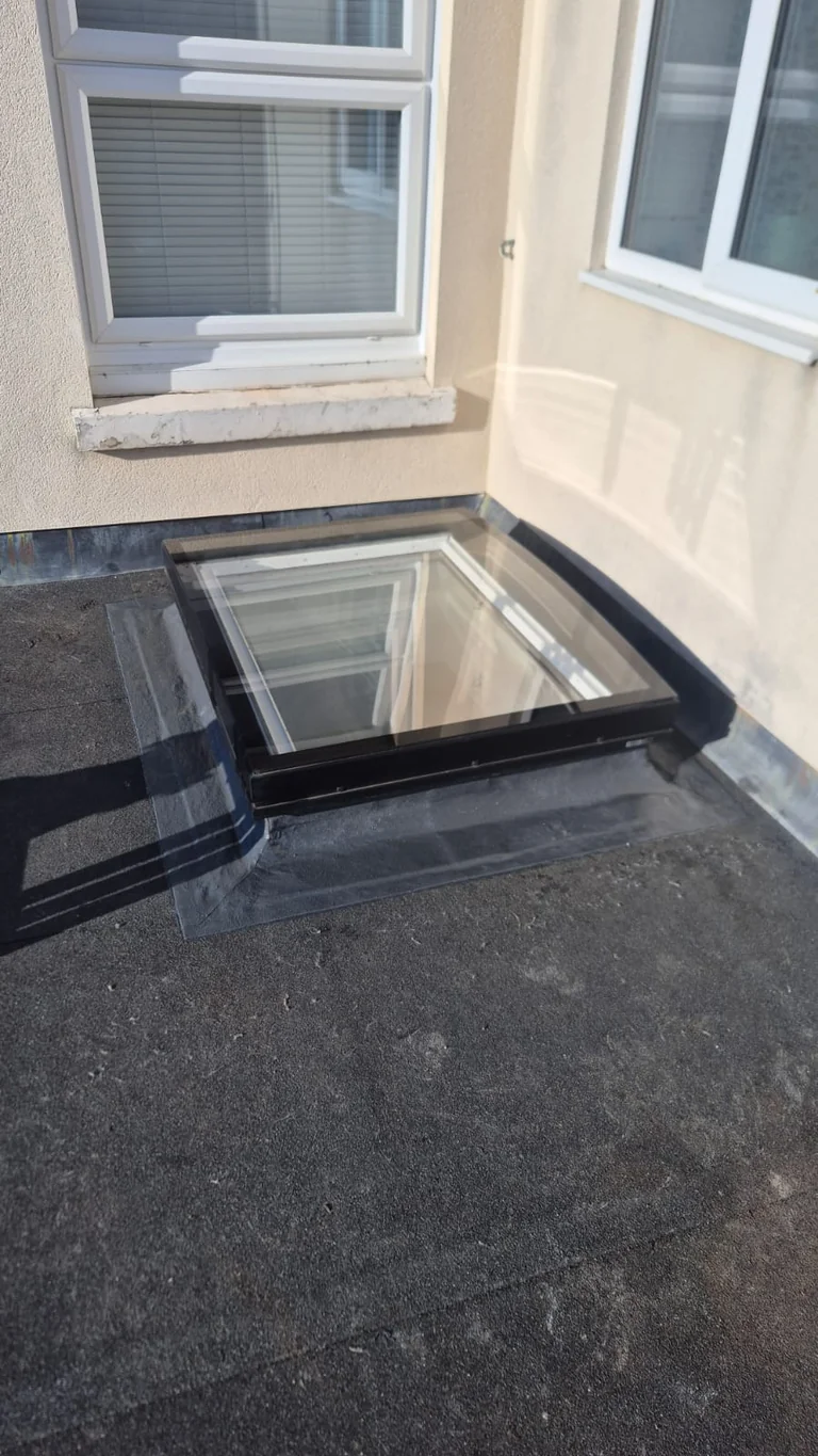 Flat Roof Skylight Epdm Hampshire — CMW Roofing